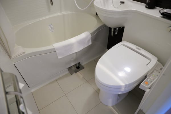 ユニットバス掃除のポイントを場所別に紹介 汚れの予防が大切 ミツモア ユニットバス掃除のポイントを場所別に紹介 汚れの予防が大切 ミツモア