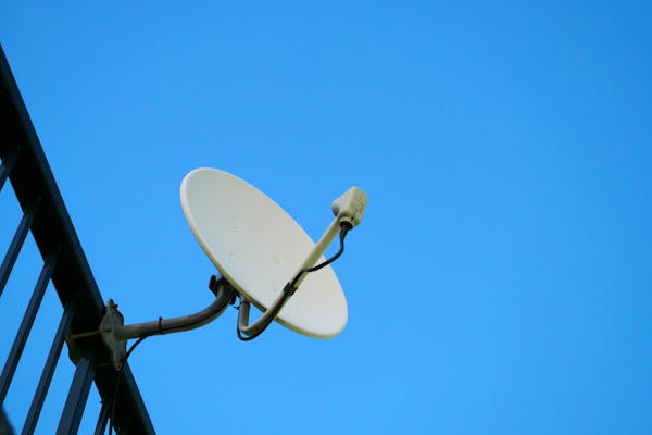 Bs Csアンテナを室内設置する方法 手順を紹介 電波強度や障害物など よくあるトラブルに注意 ミツモア Bs Csアンテナを室内設置する方法 手順を紹介 電波強度や障害物など よくあるトラブルに注意 ミツモア