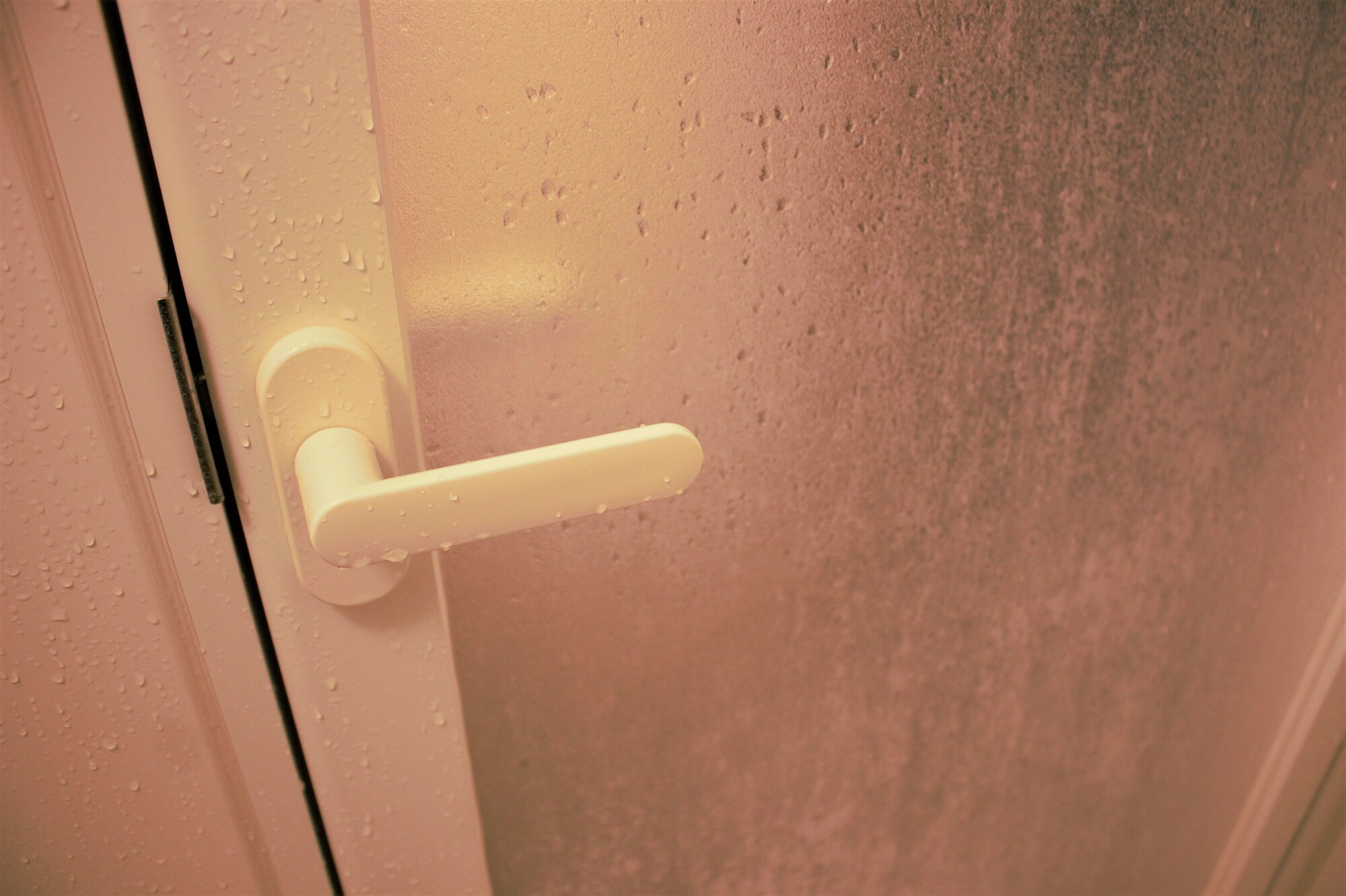 場所別 ドアノブ交換 修理の費用相場 高くなるケースや安く抑える方法を具体的に解説 ミツモア