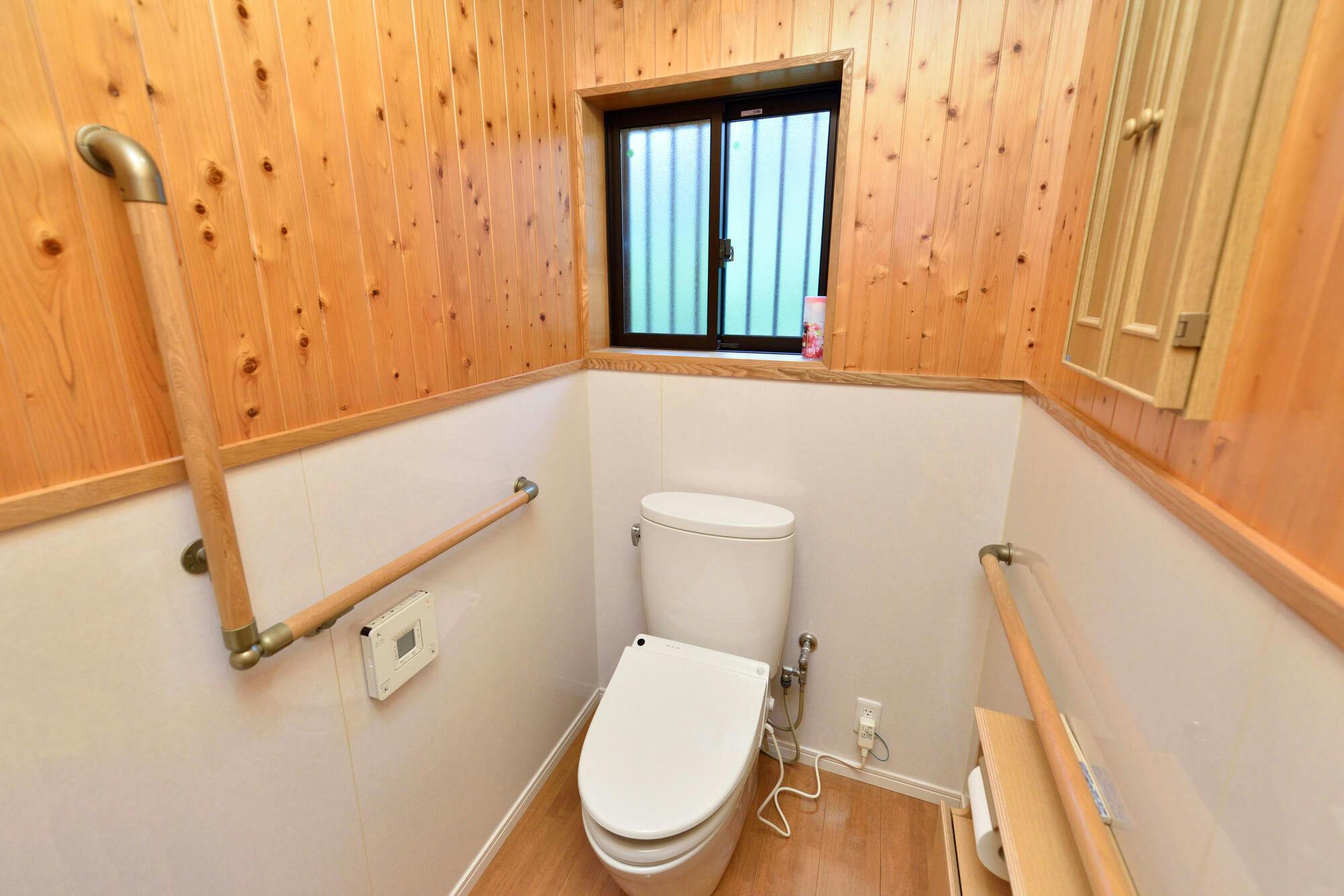 トイレリフォームの費用相場 工事内容や金額の内訳を リフォーム事例を交えて紹介 ミツモア トイレリフォームの費用相場 工事内容や金額の内訳を リフォーム事例を交えて紹介 ミツモア