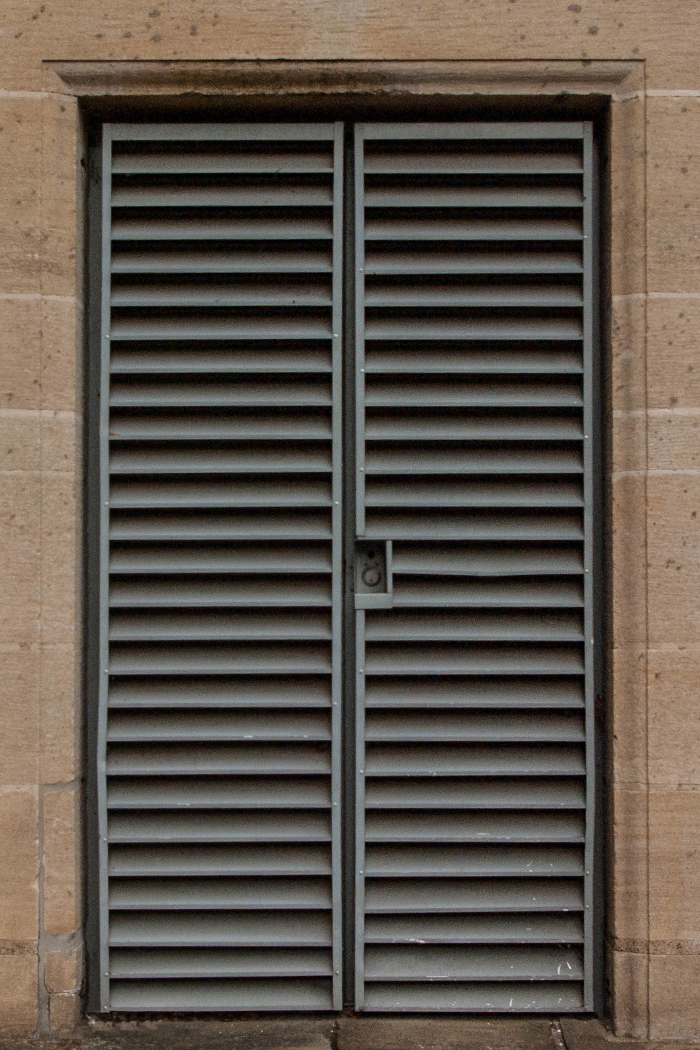 ガラリの役割とは 構造や換気の仕組み 種類ごとの特徴を解説 ミツモア