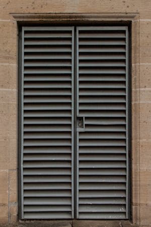 ガラリの役割とは 構造や換気の仕組み 種類ごとの特徴を解説 ミツモア ガラリの役割とは 構造や換気の仕組み 種類ごとの特徴を解説 ミツモア