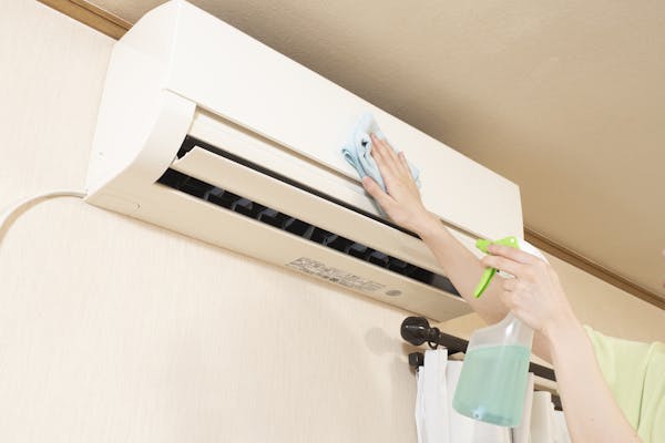 エアコンのカビがもたらす3つの悪影響 掃除方法や防止策も紹介 ミツモア エアコンのカビがもたらす3つの悪影響 掃除方法や防止策も紹介 ミツモア