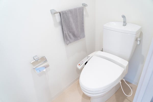 トイレ掃除の理想的な頻度は 掃除方法や風水効果まで詳しく解説 ミツモア トイレ掃除の理想的な頻度は 掃除方法や風水効果まで詳しく解説 ミツモア