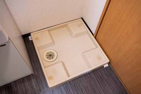 洗濯機の排水口をパイプユニッシュで簡単掃除 手順とポイントを解説 ミツモア 洗濯機の排水口をパイプユニッシュで簡単掃除 手順とポイントを解説 ミツモア