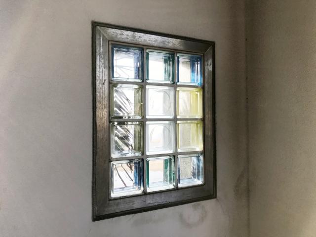 はめ殺し窓とはどんなもの 気になるメリットからお手入れ方法まで ミツモア