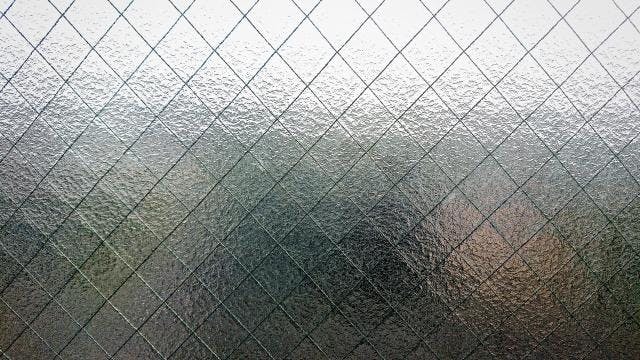 網入りガラスとは 特徴やメリット デメリット 交換費用について ミツモア 網入りガラスとは 特徴やメリット デメリット 交換費用について ミツモア