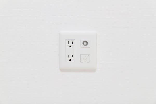 テレビアンテナを無線で飛ばす方法 実際のやり方と無線化の注意点 ミツモア テレビアンテナを無線で飛ばす方法 実際のやり方と無線化の注意点 ミツモア