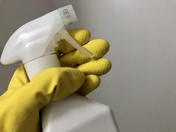 洗濯機の排水口をパイプユニッシュで簡単掃除 手順とポイントを解説 ミツモア 洗濯機の排水口をパイプユニッシュで簡単掃除 手順とポイントを解説 ミツモア