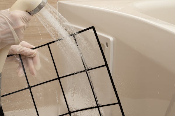 エアコンフィルターは水洗い 5ステップで簡単掃除 油汚れには洗剤で対処 エアコンフィルターは水洗い 5ステップで簡単掃除 油汚れには洗剤で対処