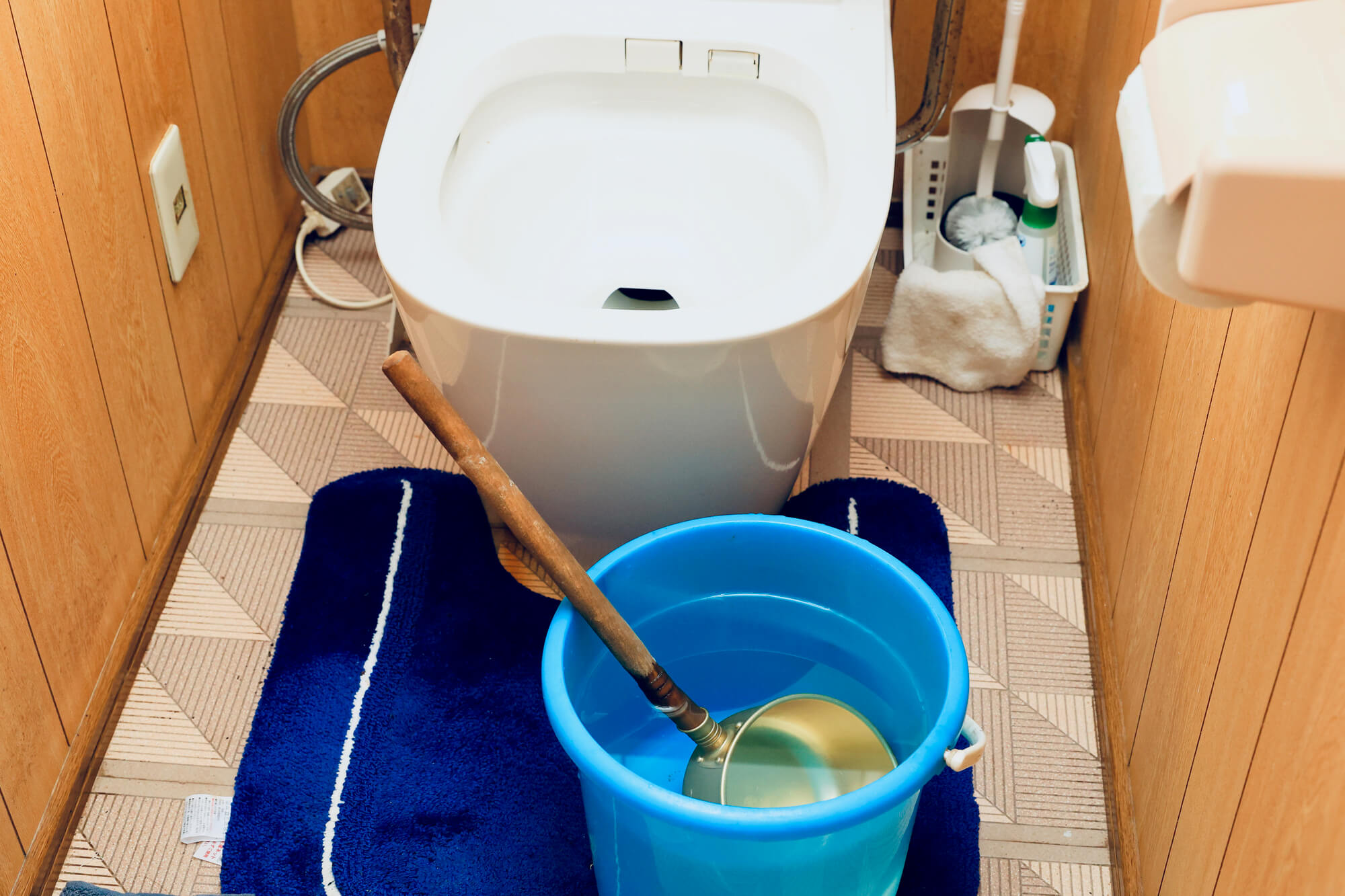 自分でできる トイレつまりの解消法 すぐにできる簡単な直し方 事前準備 注意点 ミツモア