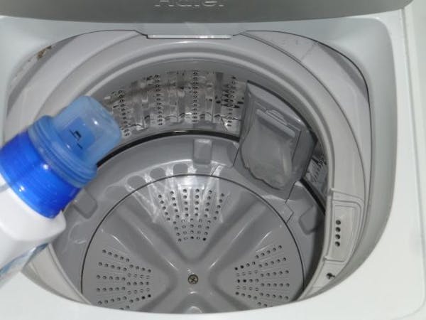 洗濯機の排水口をパイプユニッシュで簡単掃除 手順とポイントを解説 ミツモア 洗濯機の排水口をパイプユニッシュで簡単掃除 手順とポイントを解説 ミツモア