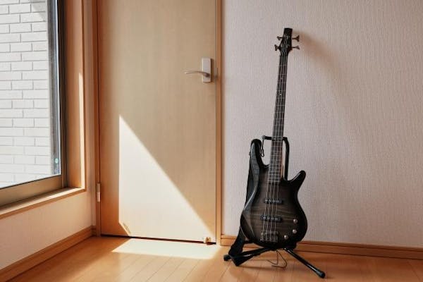 窓の防音対策はどうする Diyの対策やリフォーム時の基礎知識も紹介 ミツモア 窓の防音対策はどうする Diyの対策やリフォーム時の基礎知識も紹介 ミツモア