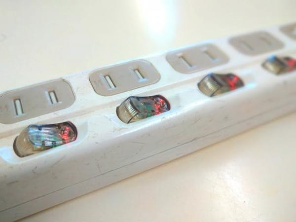 コンセントがゆるいときの対処法 原因と危険性を知っておこう ミツモア コンセントがゆるいときの対処法 原因と危険性を知っておこう ミツモア