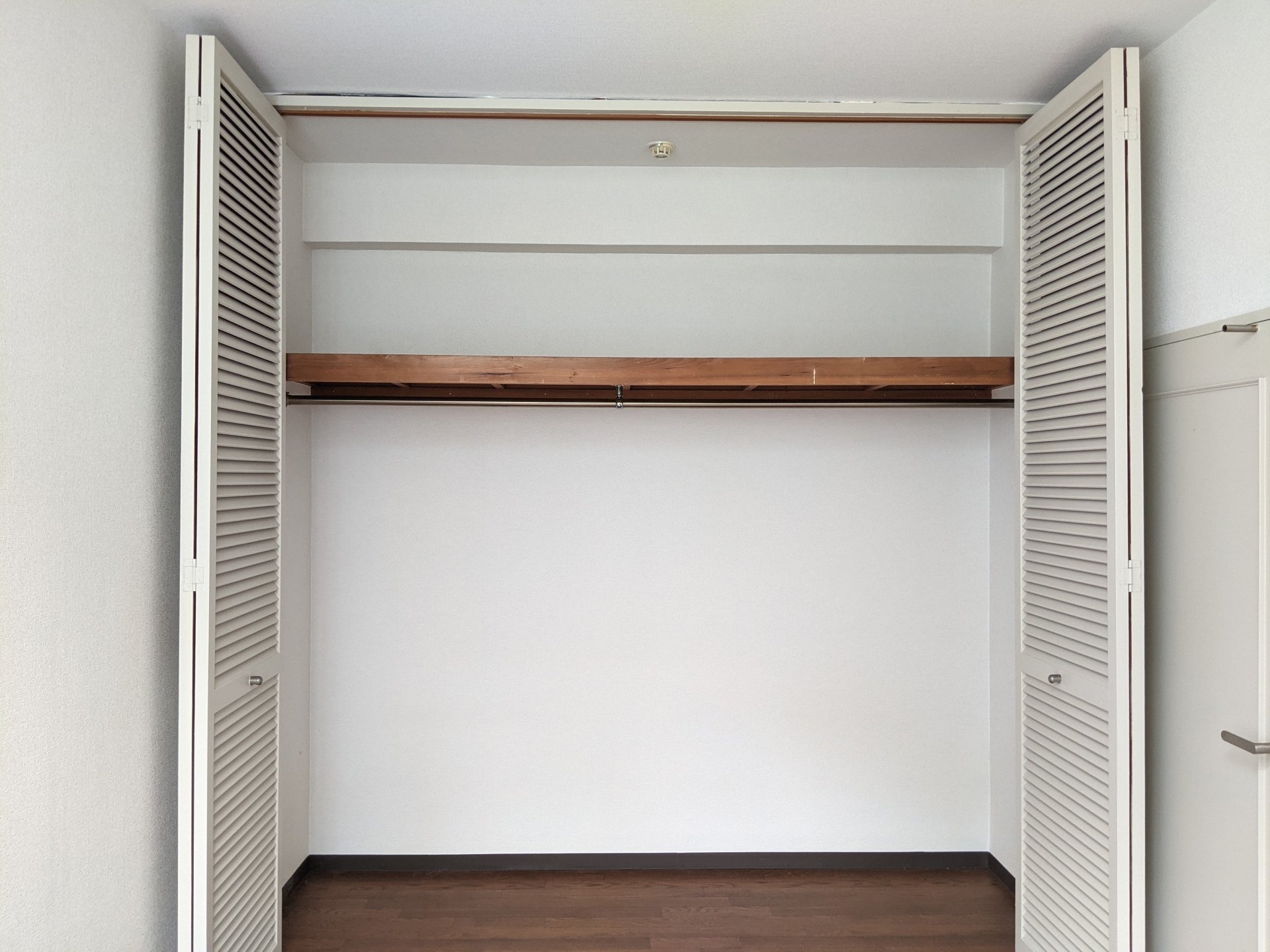 押入れをリフォームしてクローゼット化 費用 工事内容を確認して収納スペースを作ろう ミツモア