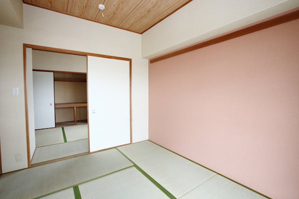 襖を洋風にする方法 簡単にできるリメイク方法と事例を紹介 ミツモア 襖を洋風にする方法 簡単にできるリメイク方法と事例を紹介 ミツモア