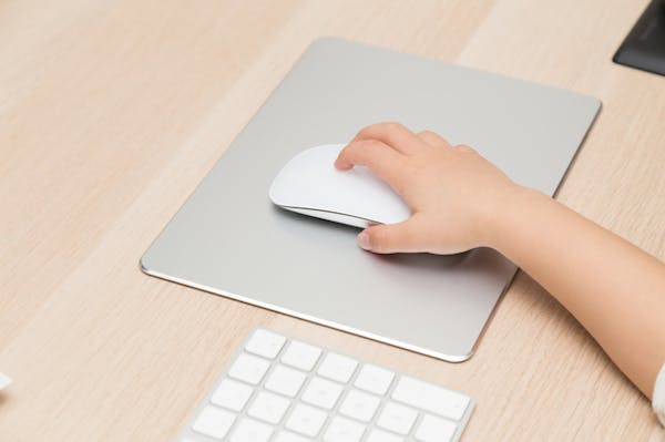 マウスが勝手に動くのはなぜ 原因と発生を防ぐチェックポイント紹介 ミツモア マウスが勝手に動くのはなぜ 原因と発生を防ぐチェックポイント紹介 ミツモア