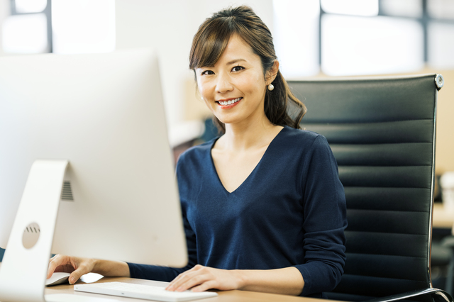 パソコン画面が暗いときの対処法は 調整できない場合の対策も解説 ミツモア