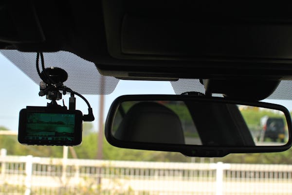 自分でできるドライブレコーダーの配線方法3通り スッキリ隠すコツ おすすめの配線を解説 ミツモア 自分でできるドライブレコーダーの配線方法3通り スッキリ隠すコツ おすすめの配線を解説 ミツモア