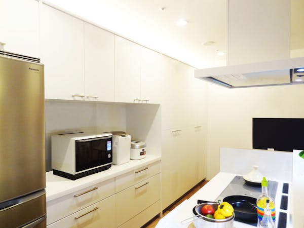 キッチンの背面収納をおしゃれにしよう 選び方と費用相場を解説 キッチンの背面収納をおしゃれにしよう 選び方と費用相場を解説