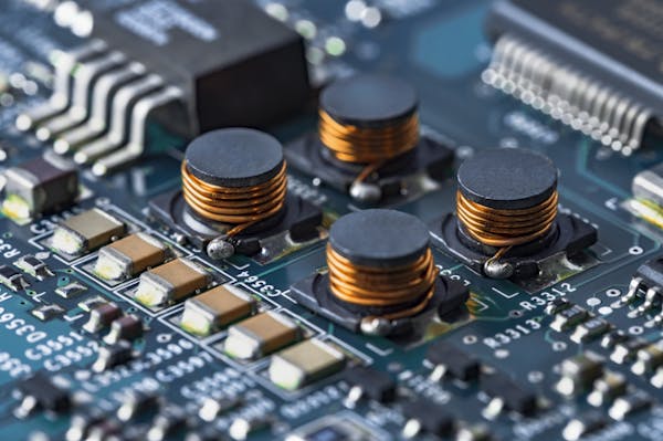コンピューターの複雑な電子回路