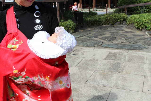 現代のお宮参りとは いつ どこで 何をするの やる意味や必要性も解説 ミツモア