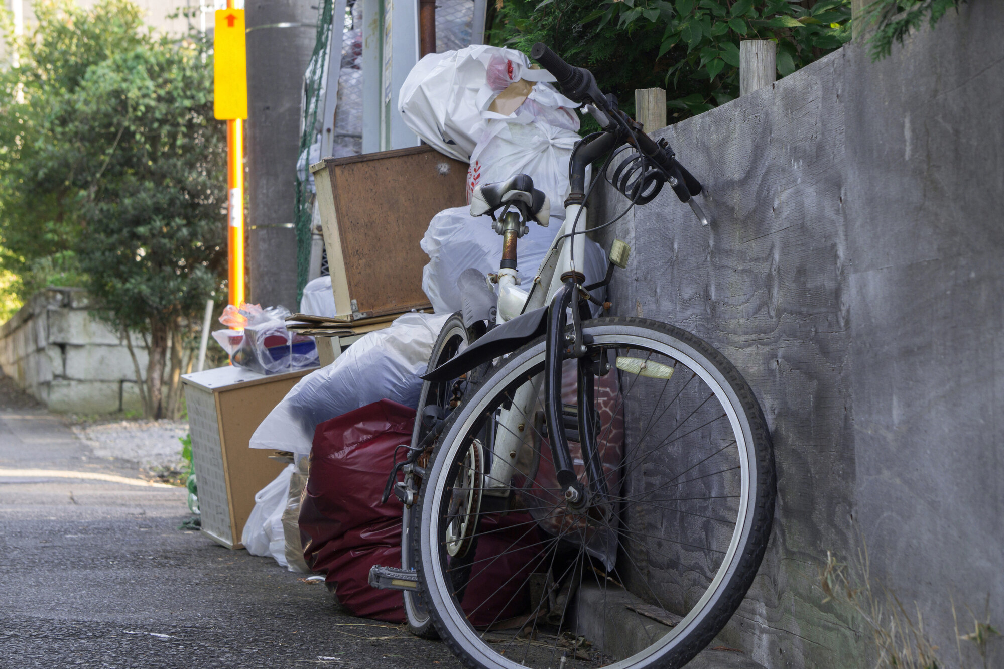 自転車の処分方法8選。防犯登録の抹消は必要？無料処分や業者も解説 