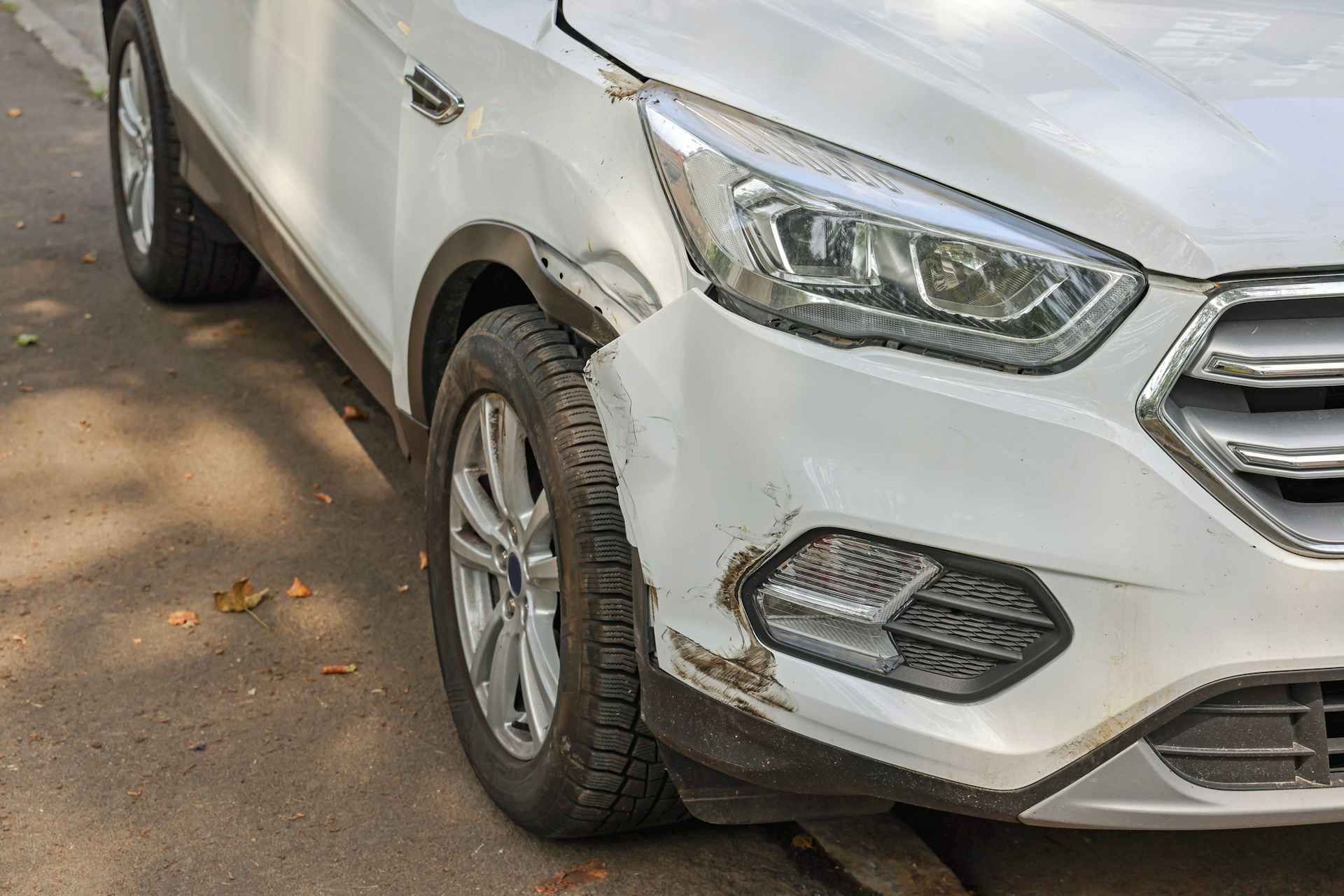 車の修理費用相場はいくら 部位や傷別の一覧 なるべく安くするためのコツも解説 車の修理費用相場はいくら 部位や傷別の一覧 なるべく安くするためのコツも解説