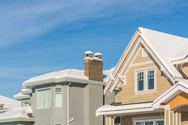 無落雪屋根とは 3種類の特徴や構造 リフォーム費用 注意点や仕組みも把握しておこう ミツモア 無落雪屋根とは 3種類の特徴や構造 リフォーム費用 注意点や仕組みも把握しておこう ミツモア