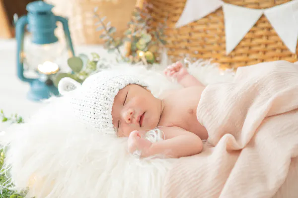 ニューボーンフォトの衣装 小物を一覧形式で紹介 定番グッズからオシャレなアクセサリーまで ミツモア ニューボーンフォトの衣装 小物を一覧形式で紹介 定番グッズからオシャレなアクセサリーまで ミツモア