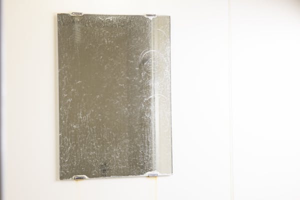 お風呂の鏡掃除はどうする クエン酸 片栗粉 にお任せ ミツモア お風呂の鏡掃除はどうする クエン酸 片栗粉 にお任せ ミツモア