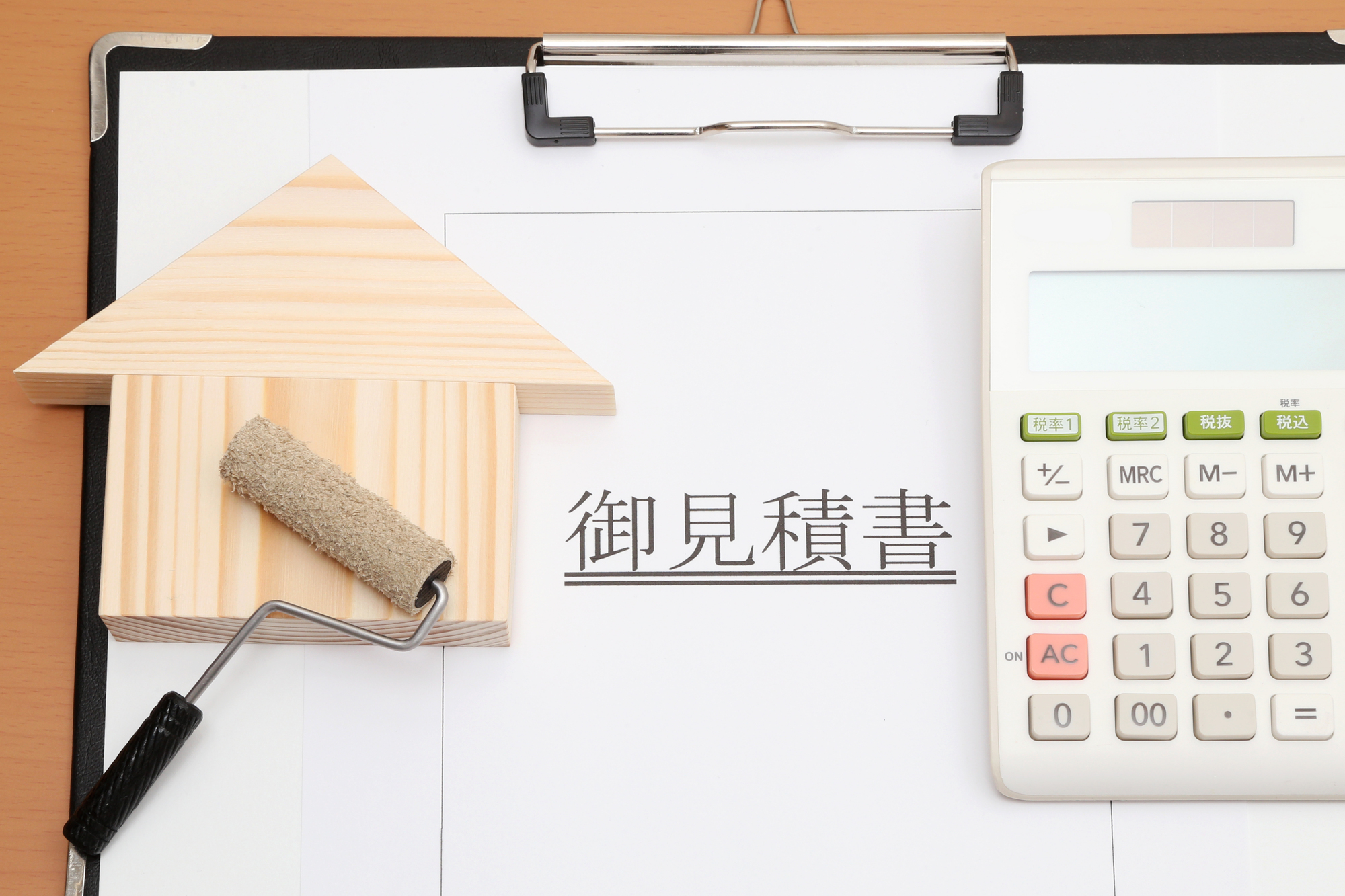 屋根塗装の費用相場 単価の目安や面積ごとの費用例も 安く塗装するコツも紹介 ミツモア