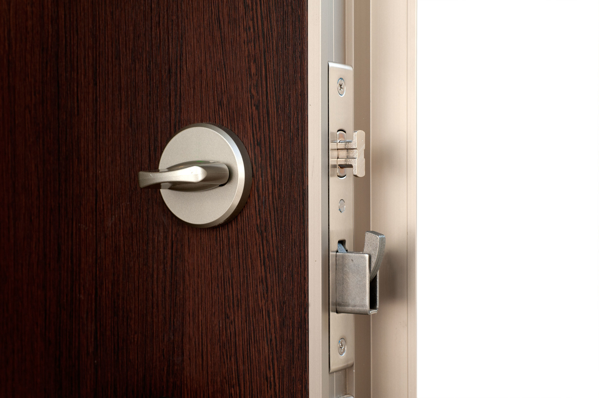 玄関の鍵が回らないときは修理すべき 原因や対処法 交換費用の相場もご紹介 ミツモア