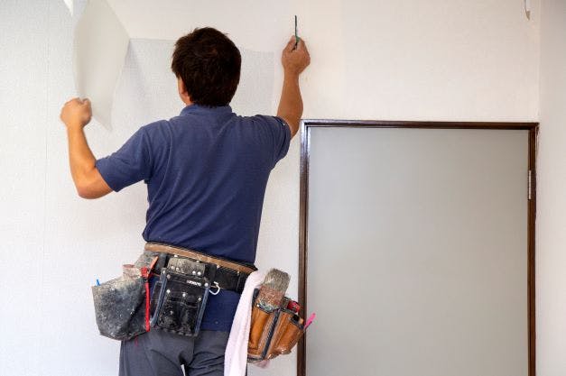 壁紙 クロス 張り替えの費用 リフォーム内容 事例を交えて単価や注意点を解説 ミツモア 壁紙 クロス 張り替えの費用 リフォーム内容 事例を交えて単価や注意点を解説 ミツモア