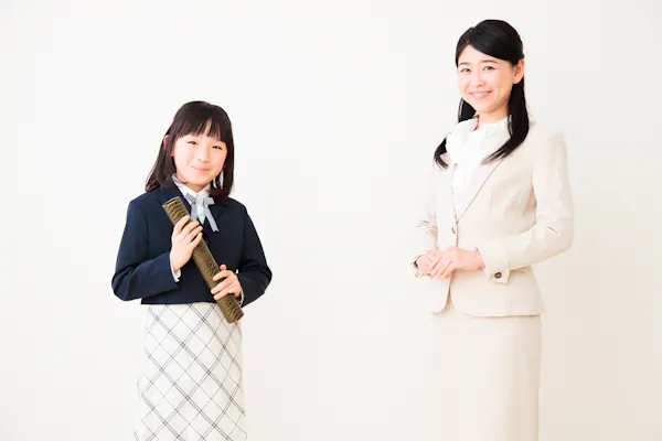 卒業式の写真を撮るコツ カメラマンに出張撮影してもらうときの料金も解説 卒業式の写真を撮るコツ カメラマンに出張撮影してもらうときの料金も解説