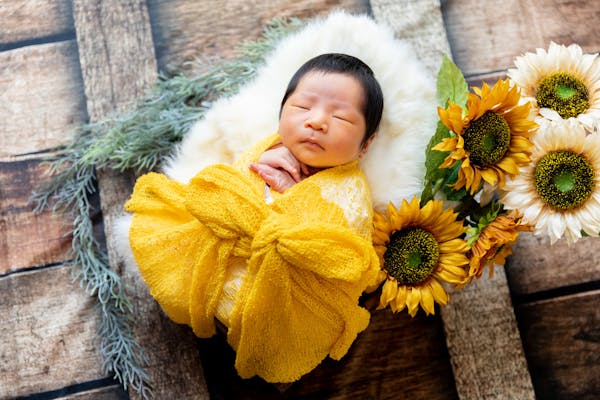 ニューボーンフォトの衣装 小物を一覧形式で紹介 定番グッズからオシャレなアクセサリーまで ミツモア ニューボーンフォトの衣装 小物を一覧形式で紹介 定番グッズからオシャレなアクセサリーまで ミツモア