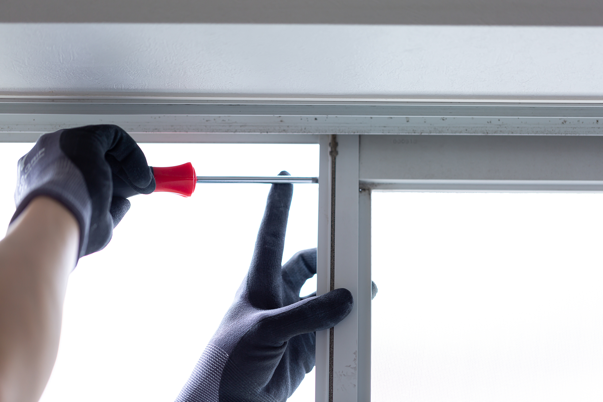 網戸の正しい付け方は うまくいかない原因や注意点も解説 ミツモア