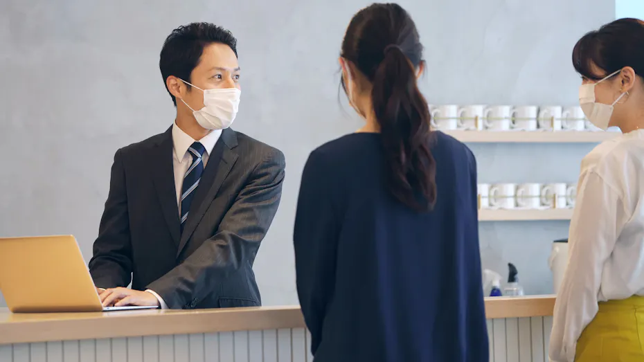 来客対応の基本マニュアル│事前準備からお見送りまでの流れとマナーを徹底解説