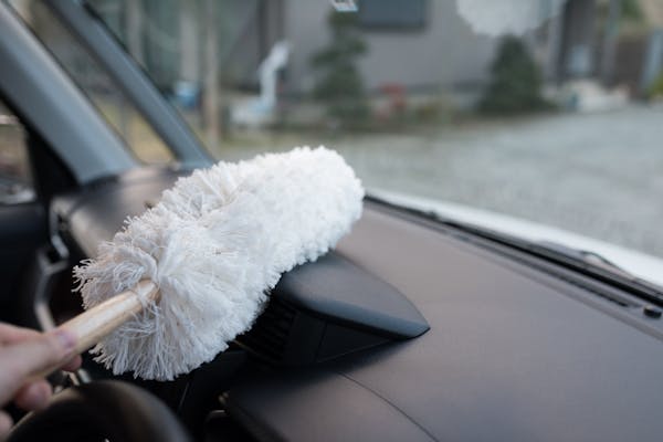 車内クリーニングはどこで 何業者に 依頼できる 費用相場や臭い 汚れの落とし方を解説 車内クリーニングはどこで 何業者に 依頼できる 費用相場や臭い 汚れの落とし方を解説