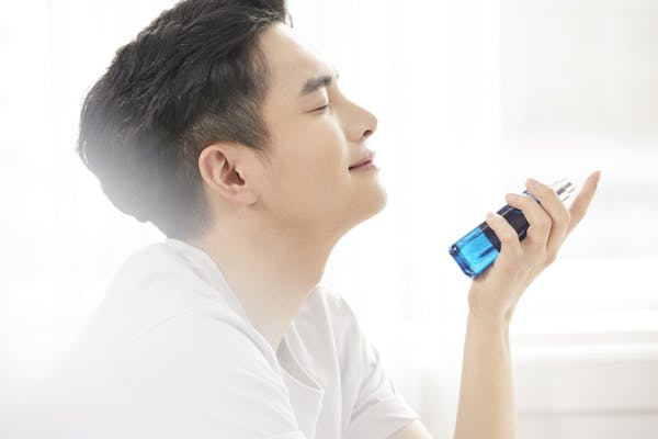 正しい香水の捨て方は 処分手順や注意点を徹底解説 正しい香水の捨て方は 処分手順や注意点を徹底解説