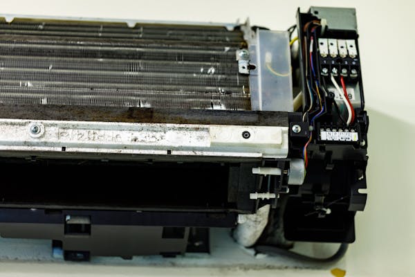 エアコンクリーニングのおすすめ時期 安い季節はいつ 掃除頻度の目安も解説 エアコンクリーニングのおすすめ時期 安い季節はいつ 掃除頻度の目安も解説