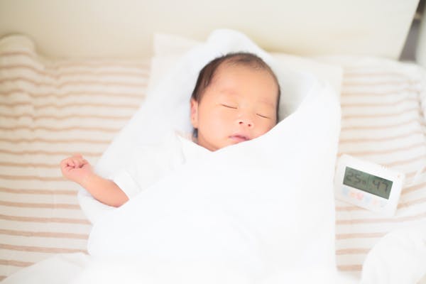 赤ちゃんが快適なエアコンの温度は 夏の夜のつけっぱなしに気をつけよう ミツモア 赤ちゃんが快適なエアコンの温度は 夏の夜のつけっぱなしに気をつけよう ミツモア