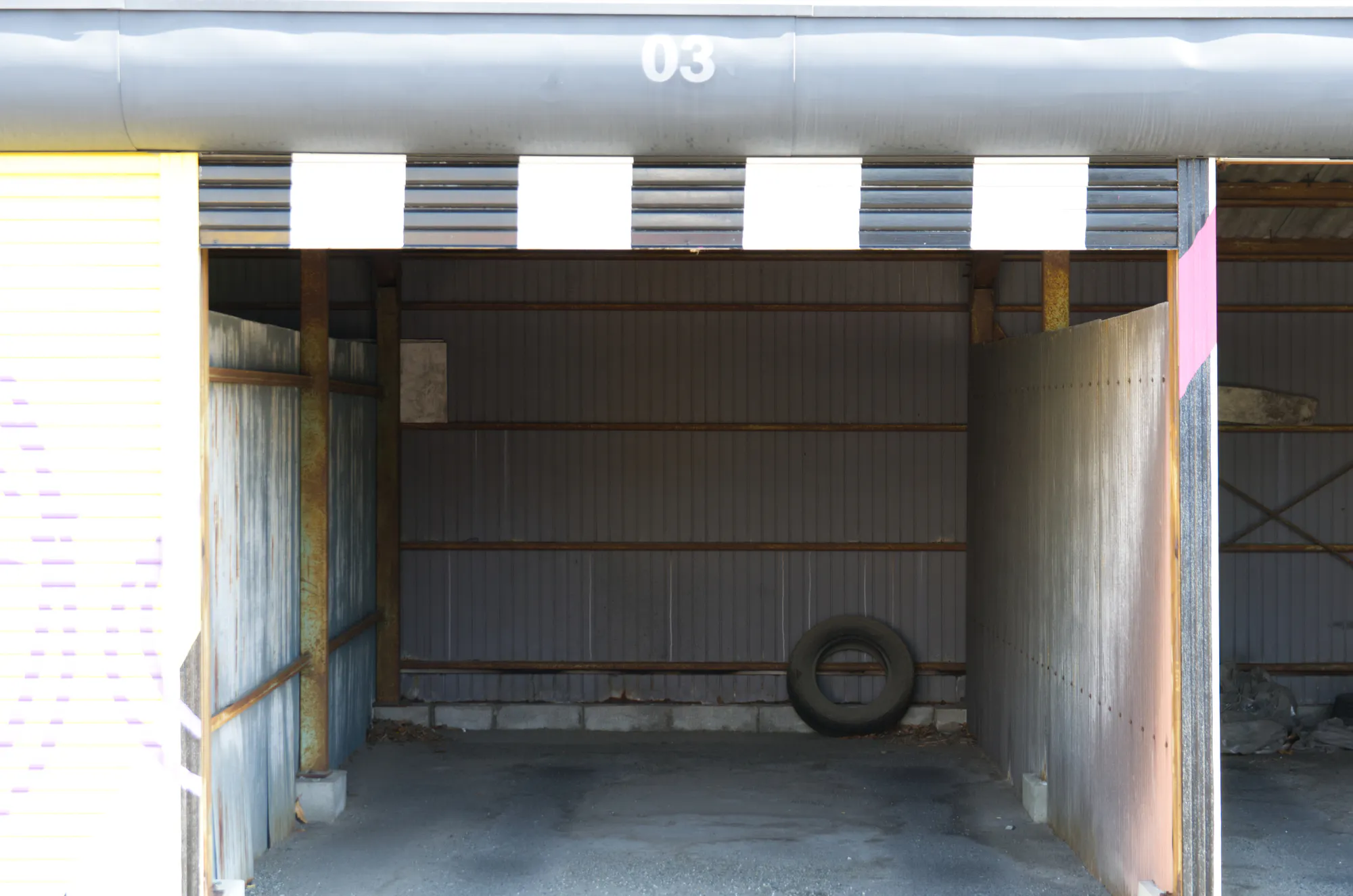 ガレージの建築にかかる費用を解説 素材や車の台数別でも紹介