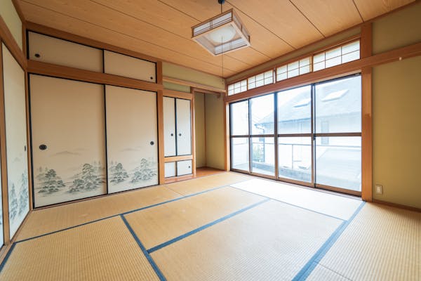 柱が見えている真壁構造