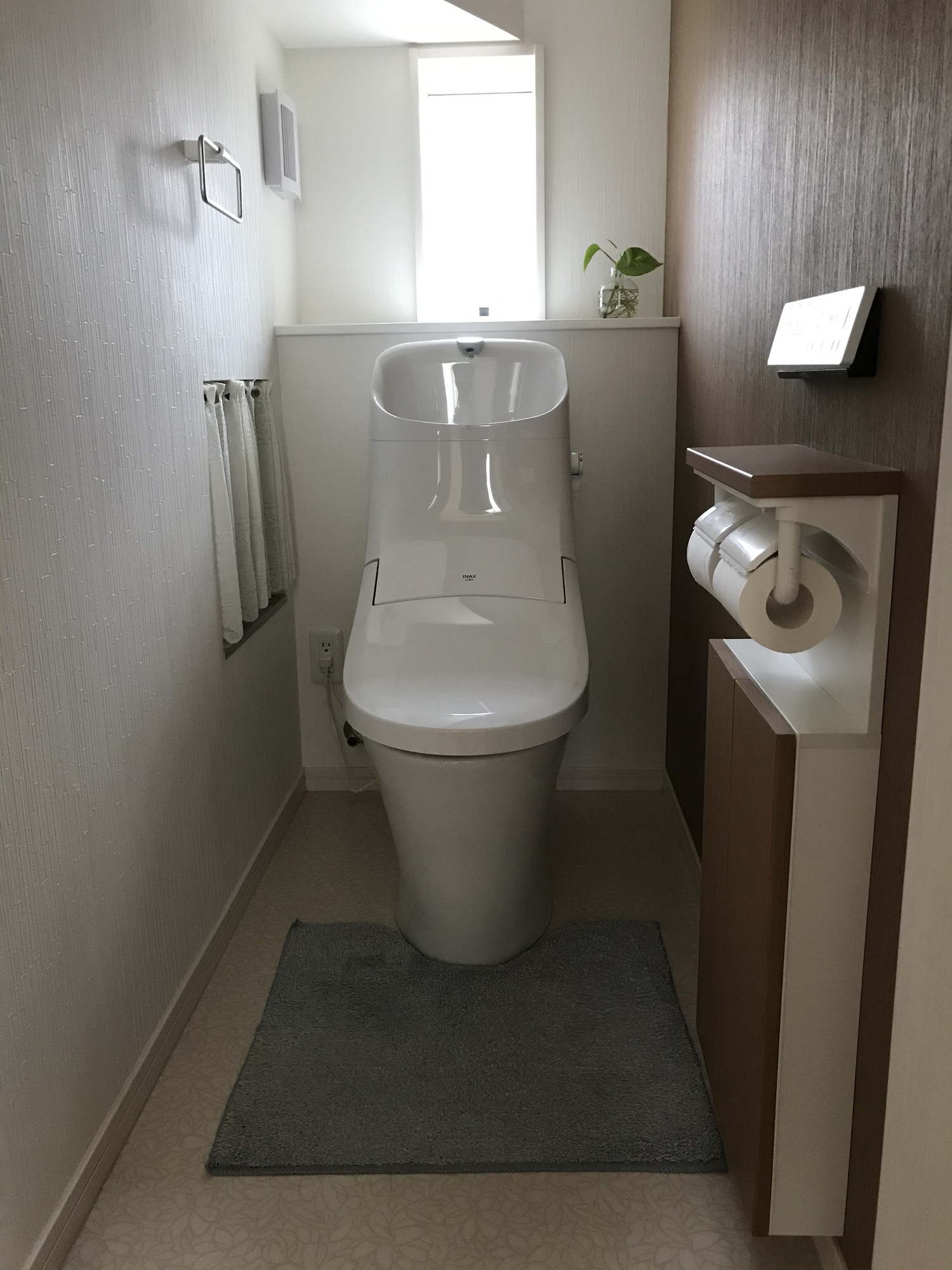 トイレの壁紙を張り替えたい 費用相場やおしゃれなデザインを紹介