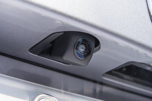 バックカメラはどの位置が最適 自分で取り付ける方法も紹介 バックカメラはどの位置が最適 自分で取り付ける方法も紹介