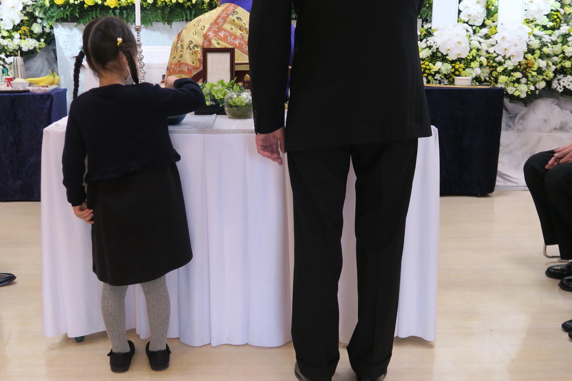 子どもの喪服はどうする 服装のマナーや購入場所を紹介