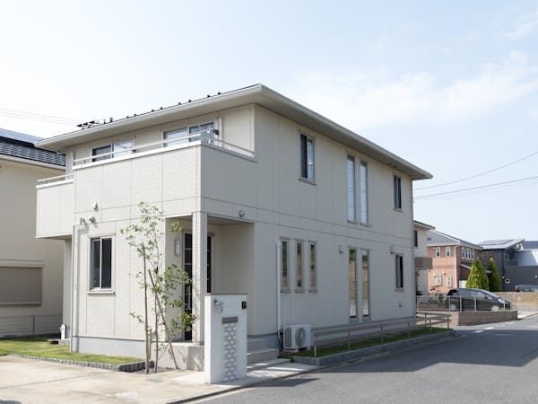 壁紙 クロス 張り替えの費用相場は 畳数別 場所別に比較 費用を抑える方法も紹介 壁紙 クロス 張り替えの費用相場は 畳数別 場所別に比較 費用を抑える方法も紹介