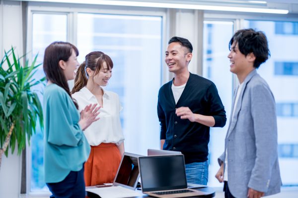 忌引き明け初出社の挨拶マナーは 相手ごとの例文やお菓子マナーも解説