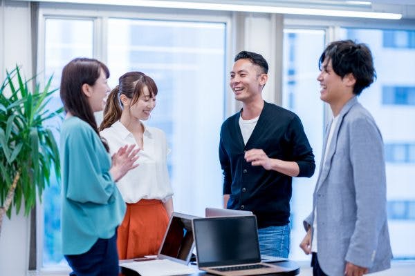 忌引き明け初出社の挨拶マナーは 相手ごとの例文やお菓子マナーも解説 忌引き明け初出社の挨拶マナーは 相手ごとの例文やお菓子マナーも解説